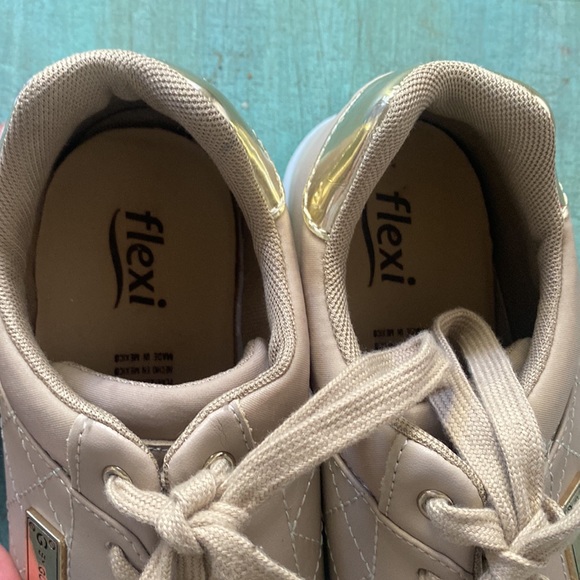 Guess GBG LOS ANGELES JERYL SNEAKER (8.5) - Picture 7 of 9